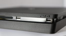 PS4 Slim 已經在中東國家開賣，也開箱拆機評測了